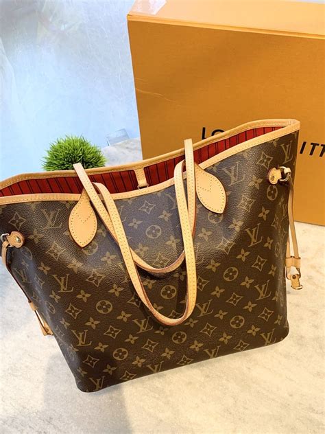 Louis Vuitton red lining